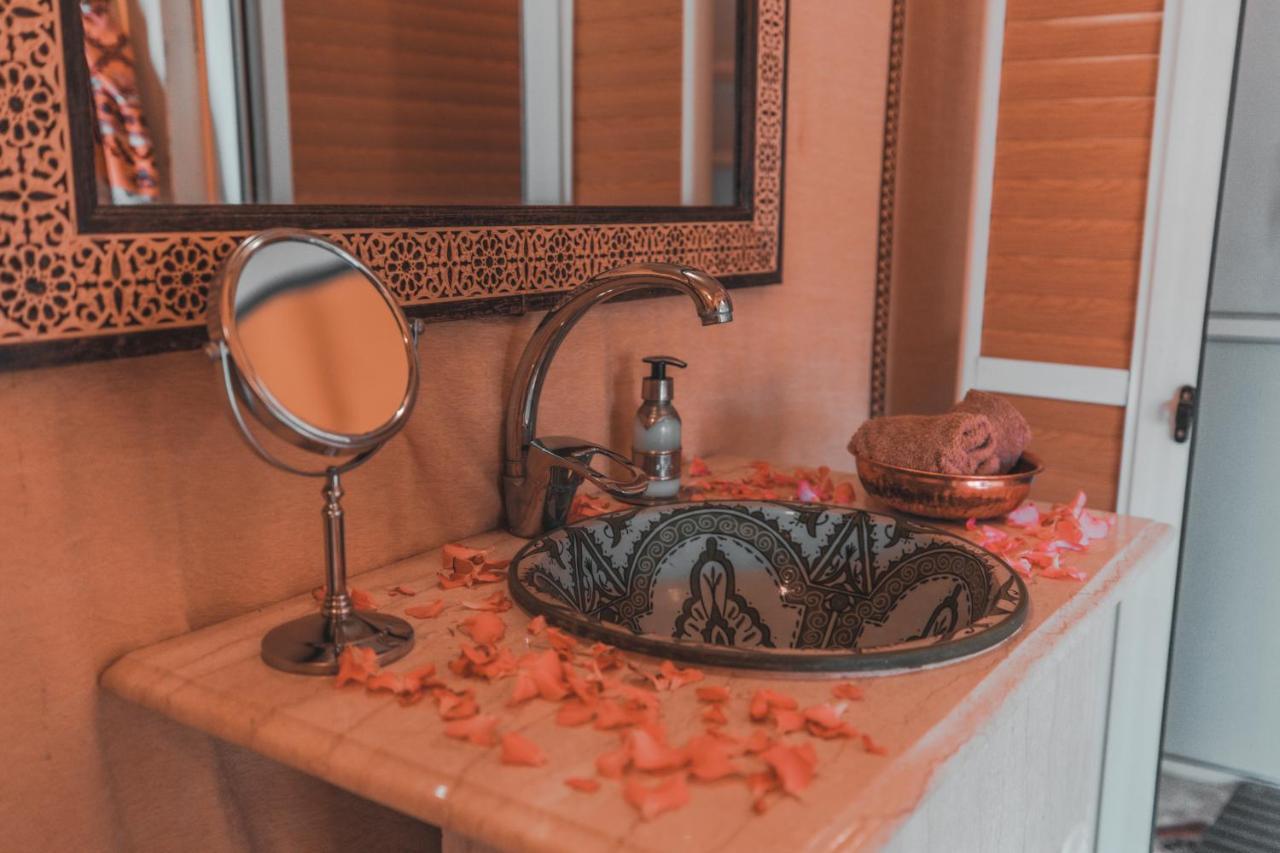 Caravanserai Luxury Desert Tented Camp メルズーガ エクステリア 写真